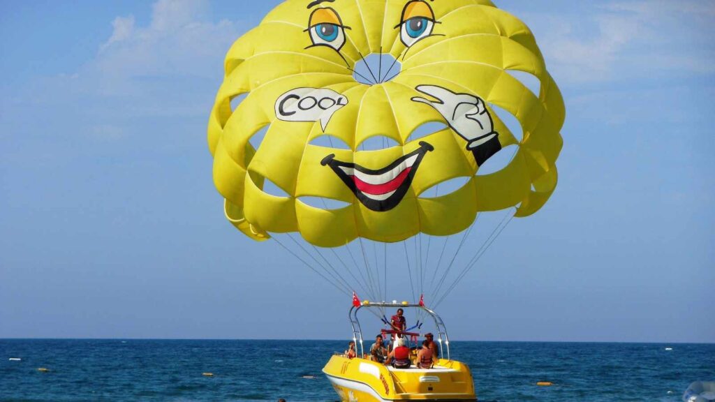 Actividades turísticas - parasailing